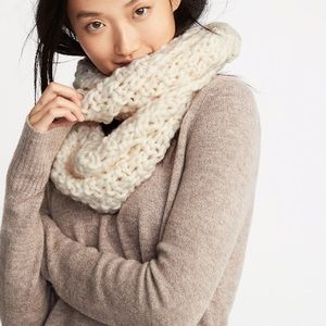 Cream Chunky Cable Knit Infinity Loop Scarf